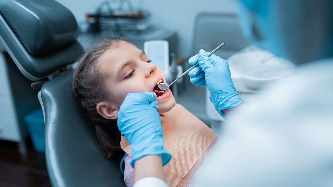 küçükçekmece çocuk diş doktoru